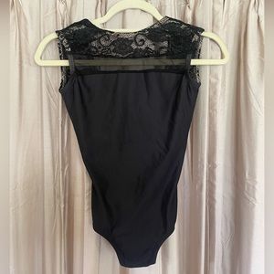 Luckyleo black leotard